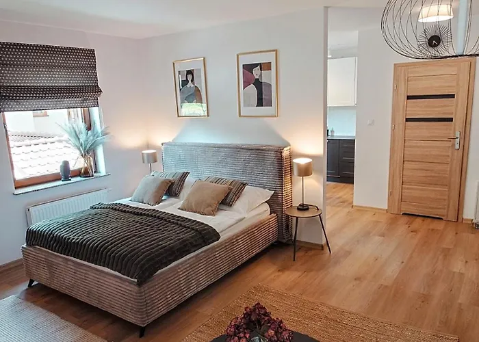 Uroczy Szrenica 아파트 스클라르스카포렘바