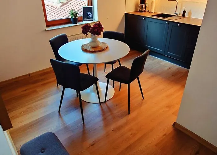 Uroczy Szrenica * 스클라르스카포렘바