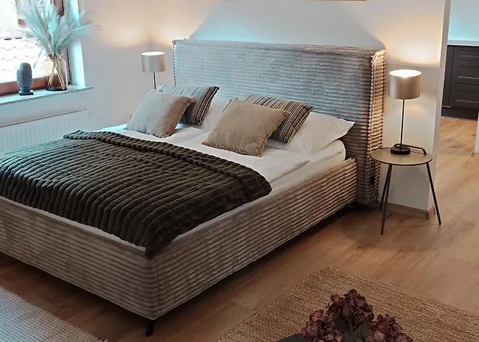 Uroczy Szrenica * 스클라르스카포렘바